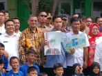 Tinjau Sekolah Rakyat di Cirebon, Gibran Dapat Surat dari Murid Kelas 7, Ini Isi Suratnya