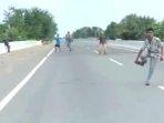 aksi-premanisme-di-tol-belmera-medan.jpg