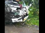 bus-rosalia-indah-vs-truk-dump-di-bumiayu.jpg