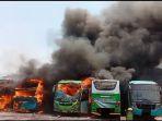 bus-terbakar-di-garasi-PO-Sahabat-di-Kabupaten-Cirebon-18102023.jpg