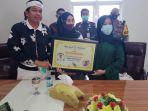dedi-mulyadi-beri-beasiswa.jpg
