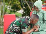 hamil-tuatangis-istri-anggota-tni-pecah-ditinggal-suami-ke-papua-jenderal-dudung-ini-tugas-negara.jpg
