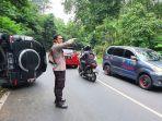 kecelakaan-mobil-terguling-di-Majalengka-Selasa-3042024-1.jpg