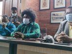 ketua-dprd-tolikara-bantah-jadi-donatur-kkb-ini-pembunuhan-karakter.jpg