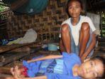 kisah-pilu-ibu-dan-2-anaknya-hidup-miskin-tinggal-di-gubuk-reot-di-sumba.jpg