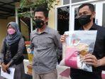 kompol-anton-beserta-jajarannya-saat-menunjukkan-barang-bukti-kasus-rudapaksad.jpg