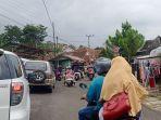 lalu-lintas-di-jalur-wisata-kawasan-palutunga-kuningan-212021.jpg