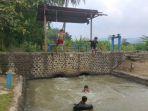 mandi-air-di-Bendungan-Pasiringkik-Majalengka.jpg