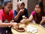 masyarakat-di-desa-kedokanbunder-wetan-blok-gopala.jpg