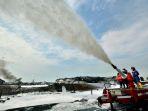 mengenal-terminator-canon-foam-alat-pertamina-padamkan-tangki-yang-meledak-di-indramayu.jpg