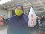 minyak-goreng-harga-rp-14-ribu-per-liter-diserbu-ibu-di-indramayu-ini-keliling-toko-dapat-3-pcs.jpg