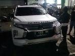 mobil-mewah-terlibat-kecelakaan-di-Kuningan-552023-malam.jpg