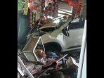 mobil-tabrak-warung-dan-pom-mini-di-jampangkulon-sukabumi.jpg