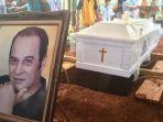 pemakaman-robby-sugara.jpg