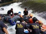 pengunjung-wisata-alam-curug-bangkong-kuningan-penuh.jpg
