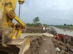 perbaikan-tanggul-sungai-cipanas-di-desa-puntang1.jpg