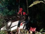 proses-evakuasi-bus-pariwisata-dari-dalam-jurang.jpg