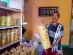rumah-produksi-kripik-pisang-di-desa-sukadana-kecamatan-ciawigebang5.jpg