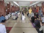 salat-jumat-di-masjid-agung-al-imam.jpg