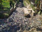 sampah-sungai-cisangkan.jpg