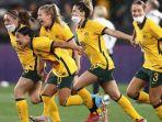 selebrasi-pemain-timnas-australia-putri-yang-dipimpin-samantha-kerrs.jpg