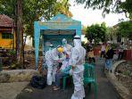 tes-swab-yang-dilaksanakan-di-desa-parakan-kecamatan-leuwimunding-kabupaten-majalengka2.jpg