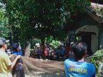 warga-saat-berusaha-menangkap-monyet-liar-yang-masuk-ke-indramayu.jpg