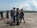wisatawan-terseret-arus-di-muara-cikaso.jpg