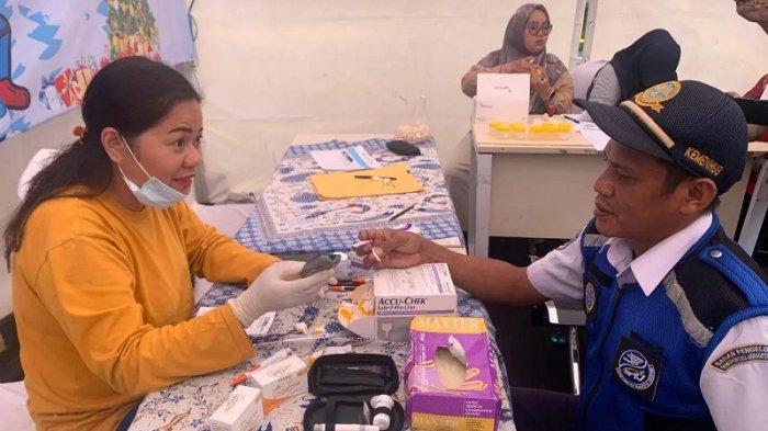 Momen Libur Nataru, Dinkes Depok Periksa Kesehatan Pengemudi hingga Penumpang di Terminal Jatijajar