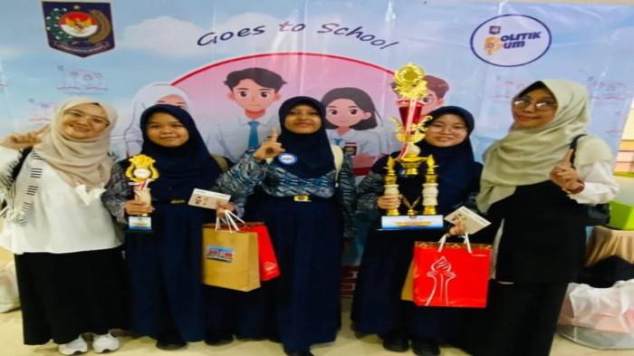 Dua siswi SMP Negeri 1 Cibinong juara Lomba Pidato Kebangsaan Kemendagri tingkat Nasional
