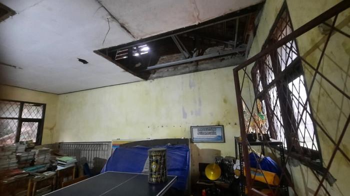 SEKOLAH RUSAK - Kondisi SDN 04 Gununsari di Kecamatan Citeureup, Kabupaten Bogor, Jawa Barat, yang rusak pada Selasa (12/8/2025).