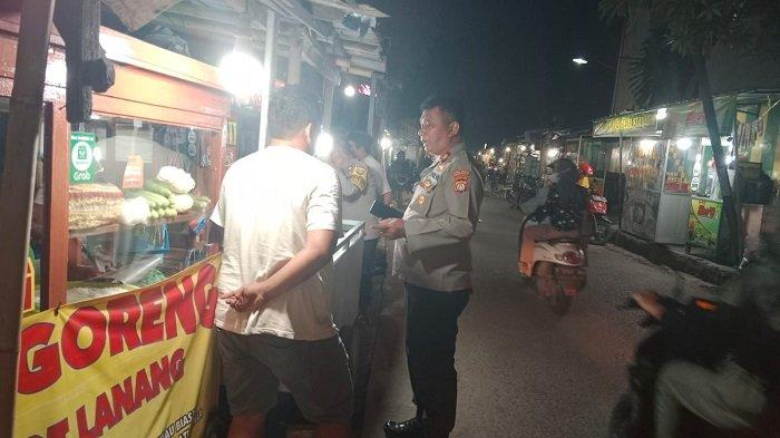 Kesal Gerobaknya Ditabrak, Tukang Es Buah di Bekasi Tusuk Pengendara Motor hingga Tewas