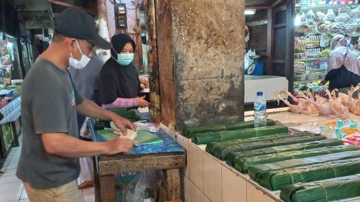 Muncul Kembali Pasca Tiga Hari Absen di Pasaran: Harga Tempe Naik, Harga Tahu Normal