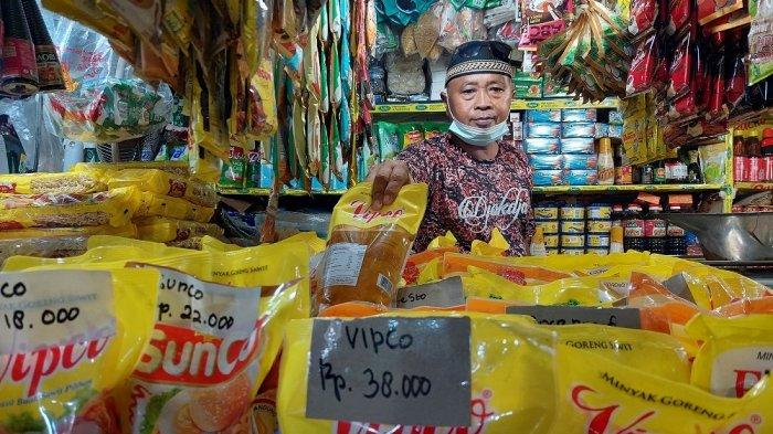 Gara-Gara Kebijakan Harga Murah, Pedagang Minyak Goreng di Pasar Agung Kota Depok Rugi Hampir 90 %
