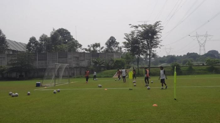 Persija Jakarta menggelar latihan di Bojongsari, Depok, pada Rabu (15/10/2025) 1