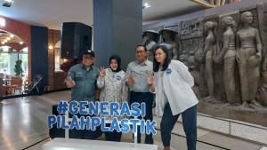 Adinia-Wirasti-talkshow-sampah-plastik.jpg