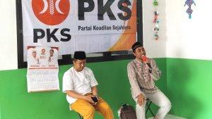 Ahmad-Syihan-Ismail-berkunjung-dan-bersilaturahmi-dengan-Ibu-ibu-Majelis-Taklim-Dauroh.jpg