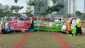 Ahmad-Syihan-Ismail-bersama-kader-bank-sampah-se-Kecamatan-Tapos.jpg