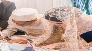 Akad-Nikah-Azizah-Salsha.jpg