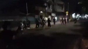 Aksi-perang-Sarung-terhadap-dua-kelompok-remaja-pecah-di-Jalan-KRT-Radjiman.jpg