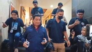 Aktor-Hamish-Daud-terlihat-mendatangi-Polda-Metro-Jaya-Semanggi-Jakarta-Selatan.jpg