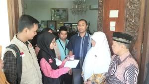 Anggota-DPR-RI-Komisi-VIII-Fraksi-PKS-Nur-Azizah-Tamhid-dan-Petugas-Pantarlih.jpg