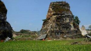 Bekas-Galian-Kapur-Jadi-Tempat-Wisata.jpg