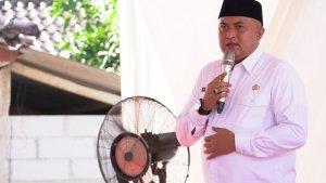 Bupati-Bogor-Rudy-Susmanto-saat-meninjau-langsung-pembangunan-replika-Pendopo-Kawedanaan.jpg