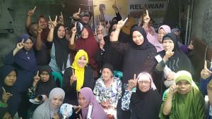 Calon-Wakil-Wali-Kota-Depok-Ririn-Farabi-A-Rafiq-menyapa-Ibu-ibu.jpg