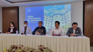 Direktur-RS-Medistra-Jakarta-dr-Agung-Budisatria-tengah.jpg
