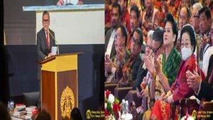 Hasto-dan-Megawati-di-UI.jpg