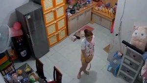 Ibu-Cambuk-Putri-Kandungnya.jpg