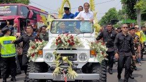 Jokowi-bersama-Calon-Gubernur-nomor-urut-2-Ahmad-Luthfi-Taj-Yasin.jpg