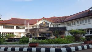 Kantor-Bupati-Bogor-di-Cibinong-Jawa-Barat.jpg